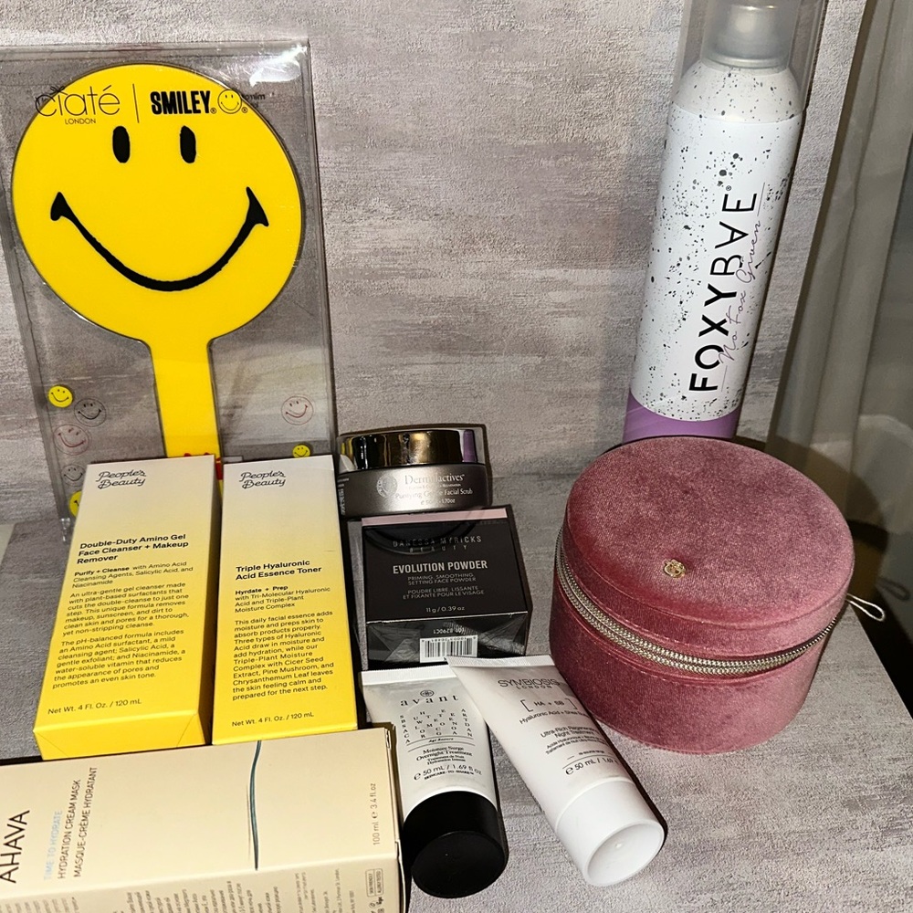 CLOSET CLEAR-OUT: 10 piece makeup/ skincare bundle